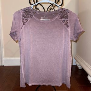Soft & Sexy American Eagle tee, in brand new condition.